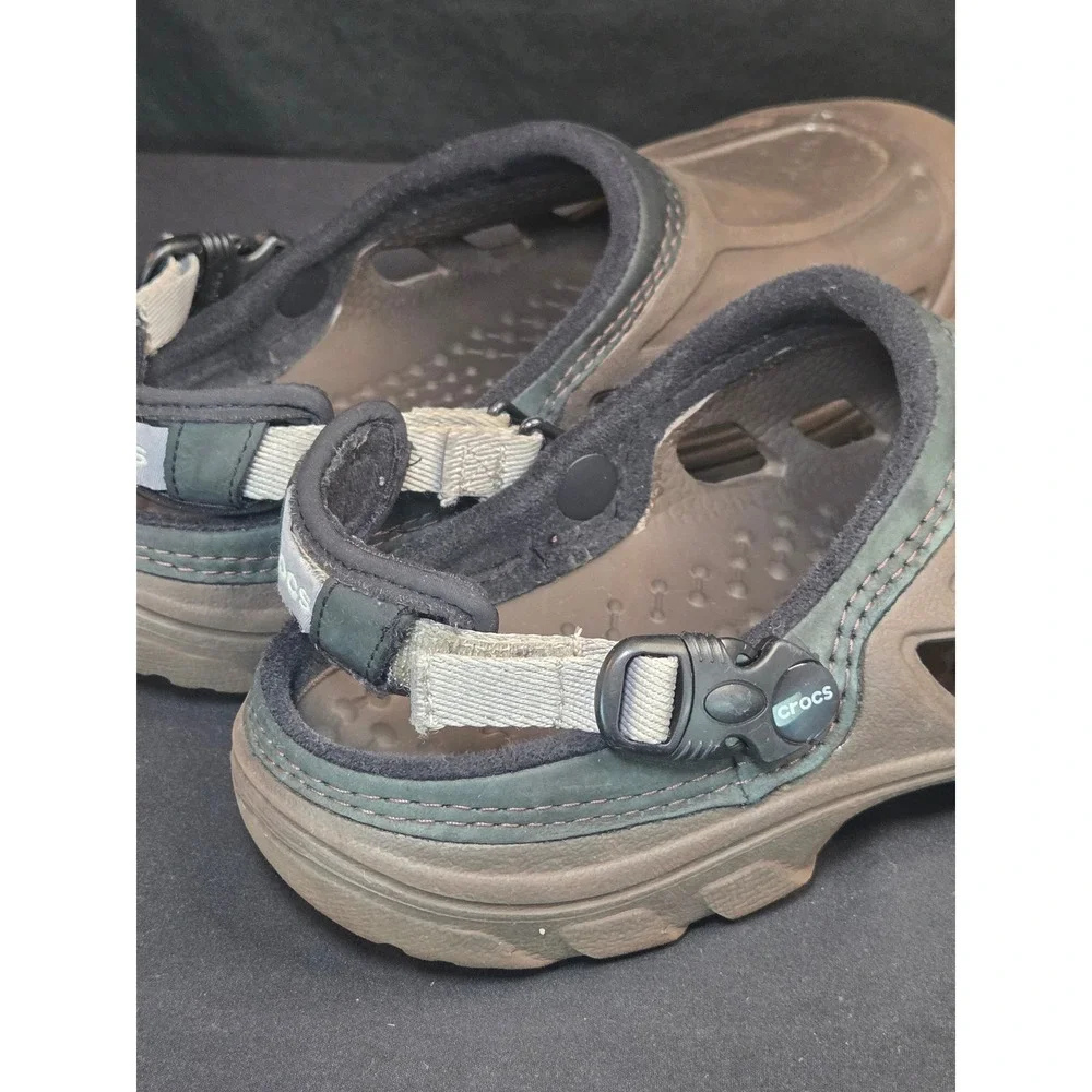 Crocs Yukon Sport Brown Khaki Leather Trim Clogs Mens 8 Women 10 Outdoor Sandals
